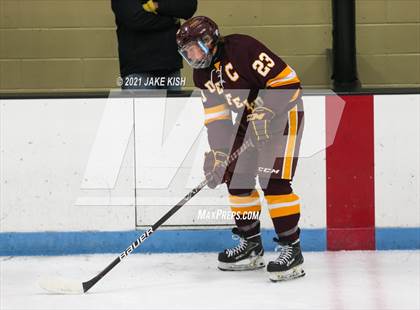 Thumbnail 3 in Woodbury vs Duluth Denfeld (Thanksgiving Tournament) photogallery.