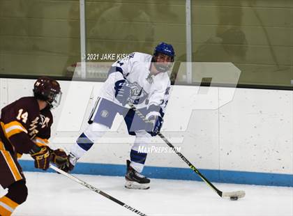 Thumbnail 2 in Woodbury vs Duluth Denfeld (Thanksgiving Tournament) photogallery.