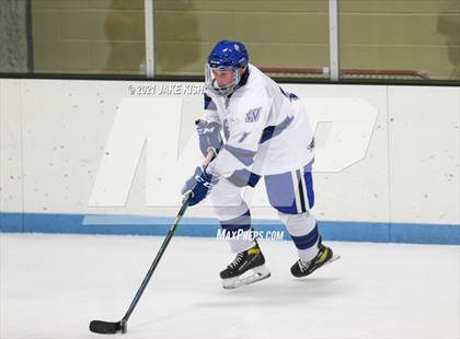 Thumbnail 2 in Woodbury vs Duluth Denfeld (Thanksgiving Tournament) photogallery.