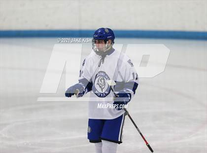 Thumbnail 3 in Woodbury vs Duluth Denfeld (Thanksgiving Tournament) photogallery.