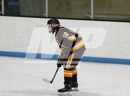 Thumbnail 3 in Woodbury vs Duluth Denfeld (Thanksgiving Tournament) photogallery.