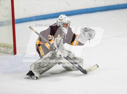 Thumbnail 3 in Woodbury vs Duluth Denfeld (Thanksgiving Tournament) photogallery.