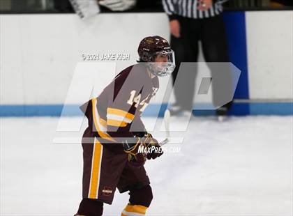 Thumbnail 3 in Woodbury vs Duluth Denfeld (Thanksgiving Tournament) photogallery.