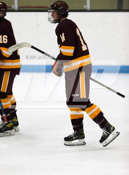 Thumbnail 2 in Woodbury vs Duluth Denfeld (Thanksgiving Tournament) photogallery.