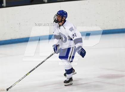 Thumbnail 2 in Woodbury vs Duluth Denfeld (Thanksgiving Tournament) photogallery.