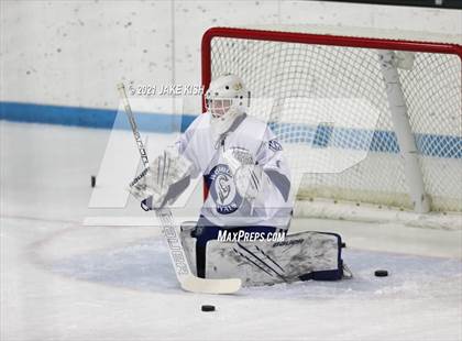 Thumbnail 1 in Woodbury vs Duluth Denfeld (Thanksgiving Tournament) photogallery.