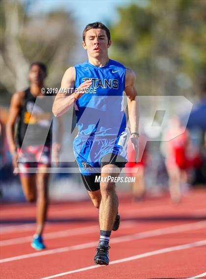Thumbnail 1 in Kern Invitational photogallery.