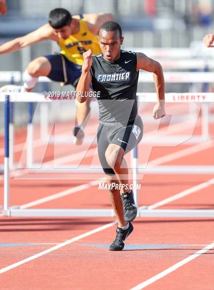 Thumbnail 3 in Kern Invitational photogallery.