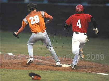 Thumbnail 1 in Grissom vs. Decatur (Huntsville Hospital Pre-season Tournament) photogallery.