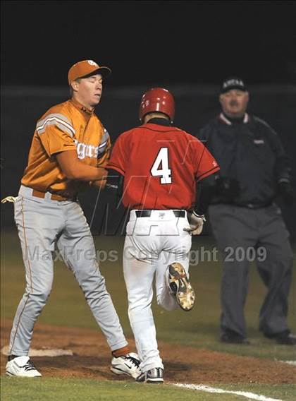 Thumbnail 3 in Grissom vs. Decatur (Huntsville Hospital Pre-season Tournament) photogallery.