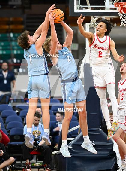 Thumbnail 2 in Valor Christian @ Eaglecrest (CHSAA 6A State Final) photogallery.