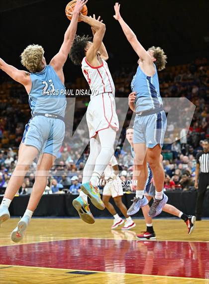 Thumbnail 2 in Valor Christian @ Eaglecrest (CHSAA 6A State Final) photogallery.
