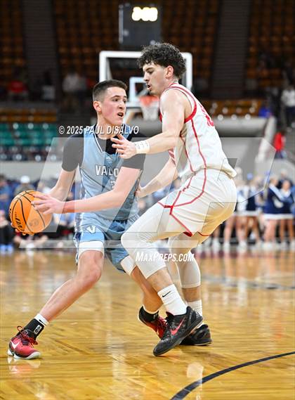 Thumbnail 2 in Valor Christian @ Eaglecrest (CHSAA 6A State Final) photogallery.