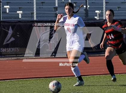 Thumbnail 1 in Lee Williams vs Mountain View (Coyote Classic Tournament) photogallery.