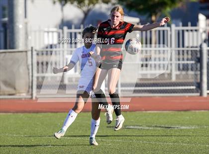 Thumbnail 1 in Lee Williams vs Mountain View (Coyote Classic Tournament) photogallery.