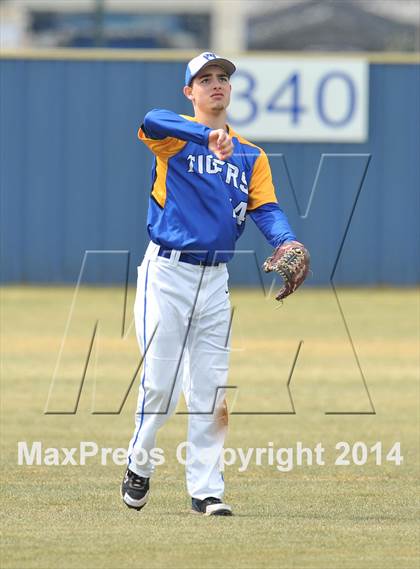 Thumbnail 3 in Tom Bean vs. Bland (Leonard Tournament) photogallery.