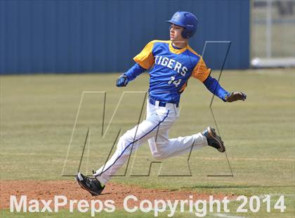 Thumbnail 3 in Tom Bean vs. Bland (Leonard Tournament) photogallery.