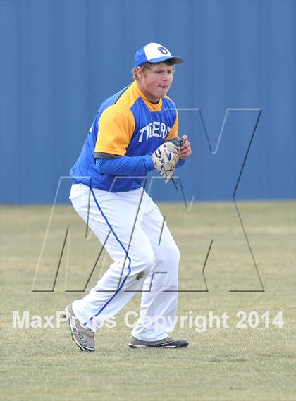 Thumbnail 3 in Tom Bean vs. Bland (Leonard Tournament) photogallery.