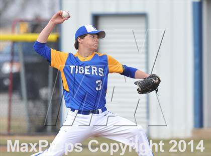 Thumbnail 1 in Tom Bean vs. Bland (Leonard Tournament) photogallery.