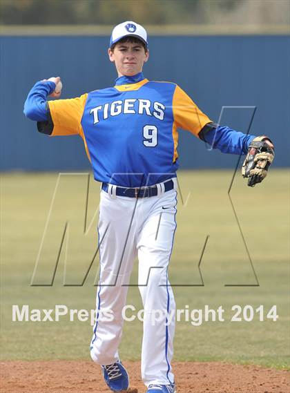 Thumbnail 2 in Tom Bean vs. Bland (Leonard Tournament) photogallery.