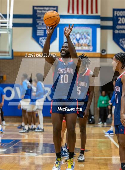 Thumbnail 2 in Terry Sanford @ Westover photogallery.