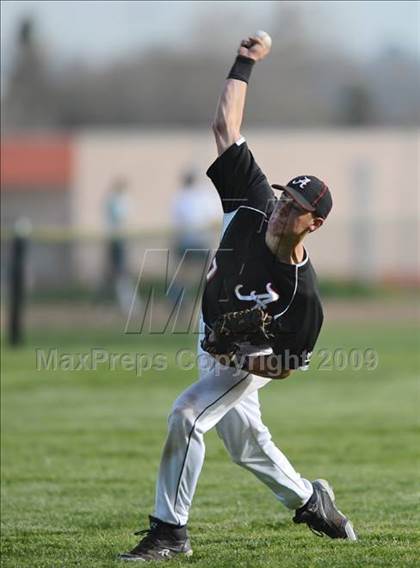 Thumbnail 1 in Aragon @ San Mateo photogallery.