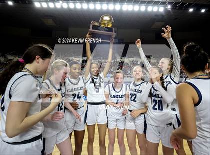Thumbnail 1 in  Phoenix Country Day (AIA - 2A Final Awards) photogallery.