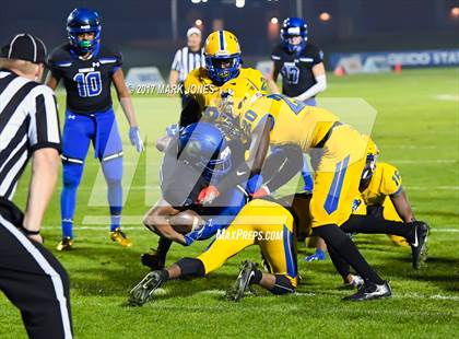 Thumbnail 1 in Chandler vs. Northwestern (GEICO State Champions Bowl Series) photogallery.