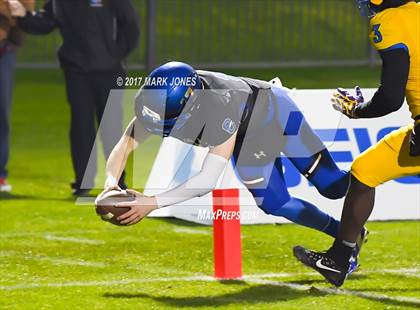 Thumbnail 3 in Chandler vs. Northwestern (GEICO State Champions Bowl Series) photogallery.