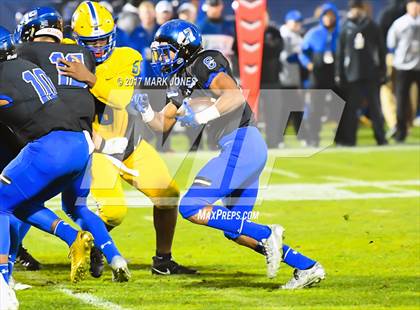 Thumbnail 1 in Chandler vs. Northwestern (GEICO State Champions Bowl Series) photogallery.