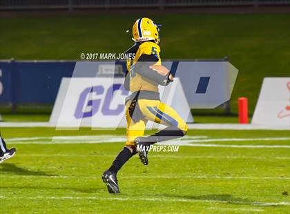 Thumbnail 1 in Chandler vs. Northwestern (GEICO State Champions Bowl Series) photogallery.
