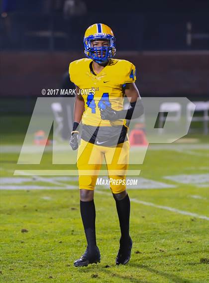 Thumbnail 3 in Chandler vs. Northwestern (GEICO State Champions Bowl Series) photogallery.