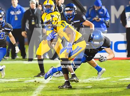 Thumbnail 2 in Chandler vs. Northwestern (GEICO State Champions Bowl Series) photogallery.
