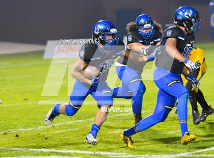Thumbnail 2 in Chandler vs. Northwestern (GEICO State Champions Bowl Series) photogallery.