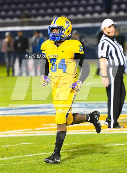 Thumbnail 1 in Chandler vs. Northwestern (GEICO State Champions Bowl Series) photogallery.