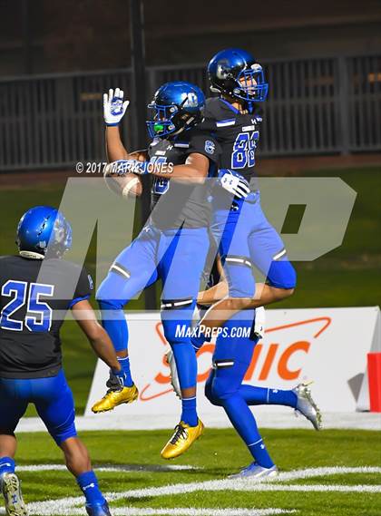 Thumbnail 2 in Chandler vs. Northwestern (GEICO State Champions Bowl Series) photogallery.