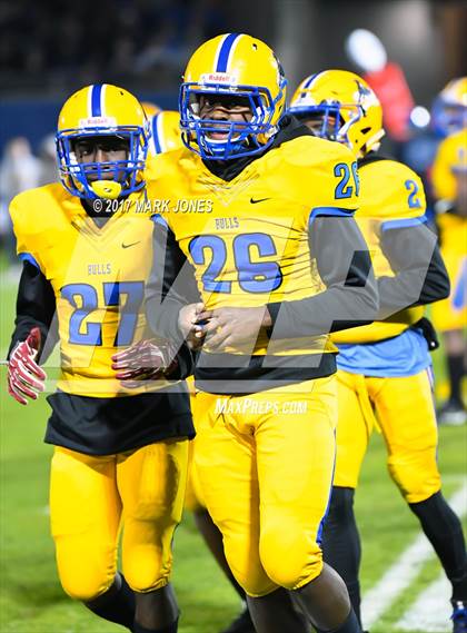 Thumbnail 2 in Chandler vs. Northwestern (GEICO State Champions Bowl Series) photogallery.