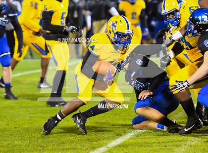 Thumbnail 3 in Chandler vs. Northwestern (GEICO State Champions Bowl Series) photogallery.
