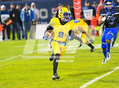 Thumbnail 3 in Chandler vs. Northwestern (GEICO State Champions Bowl Series) photogallery.