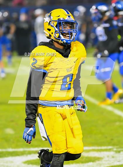 Thumbnail 2 in Chandler vs. Northwestern (GEICO State Champions Bowl Series) photogallery.