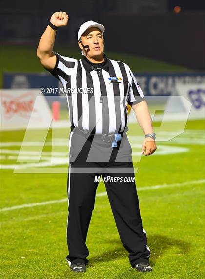 Thumbnail 3 in Chandler vs. Northwestern (GEICO State Champions Bowl Series) photogallery.