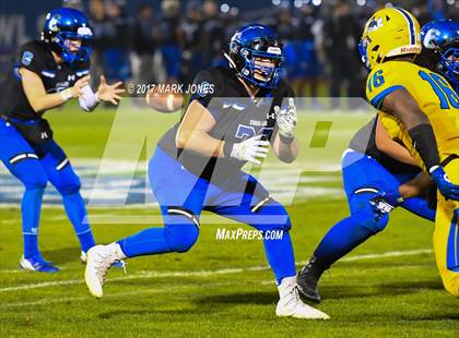 Thumbnail 2 in Chandler vs. Northwestern (GEICO State Champions Bowl Series) photogallery.