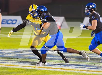 Thumbnail 3 in Chandler vs. Northwestern (GEICO State Champions Bowl Series) photogallery.