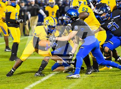 Thumbnail 1 in Chandler vs. Northwestern (GEICO State Champions Bowl Series) photogallery.