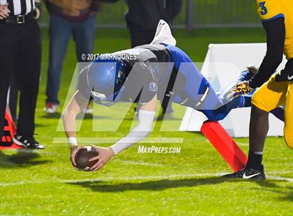 Thumbnail 1 in Chandler vs. Northwestern (GEICO State Champions Bowl Series) photogallery.
