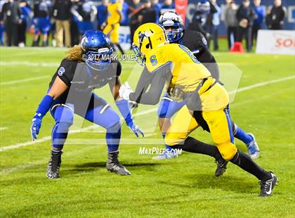 Thumbnail 2 in Chandler vs. Northwestern (GEICO State Champions Bowl Series) photogallery.