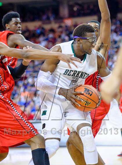 Thumbnail 2 in Berkner vs. Fort Bend Travis (UIL 5A Semifinal) photogallery.