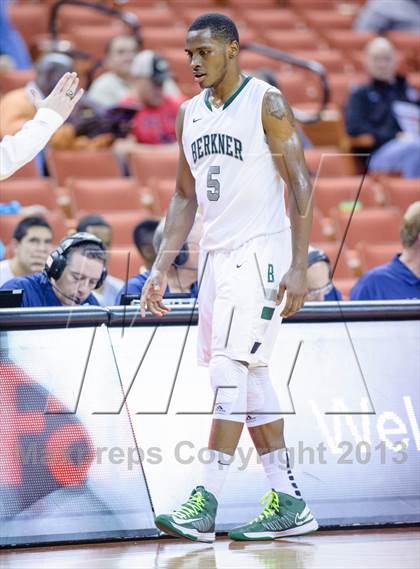 Thumbnail 1 in Berkner vs. Fort Bend Travis (UIL 5A Semifinal) photogallery.