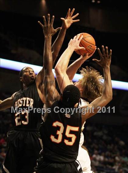 Thumbnail 2 in Chester vs. Mt. Lebanon (PIAA Class AAAA Final) photogallery.