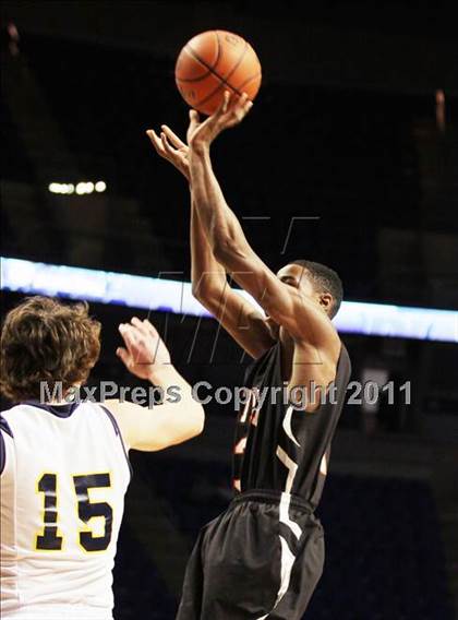 Thumbnail 2 in Chester vs. Mt. Lebanon (PIAA Class AAAA Final) photogallery.